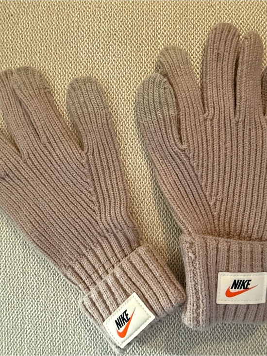 Nike Accessories - Nike city know gloves